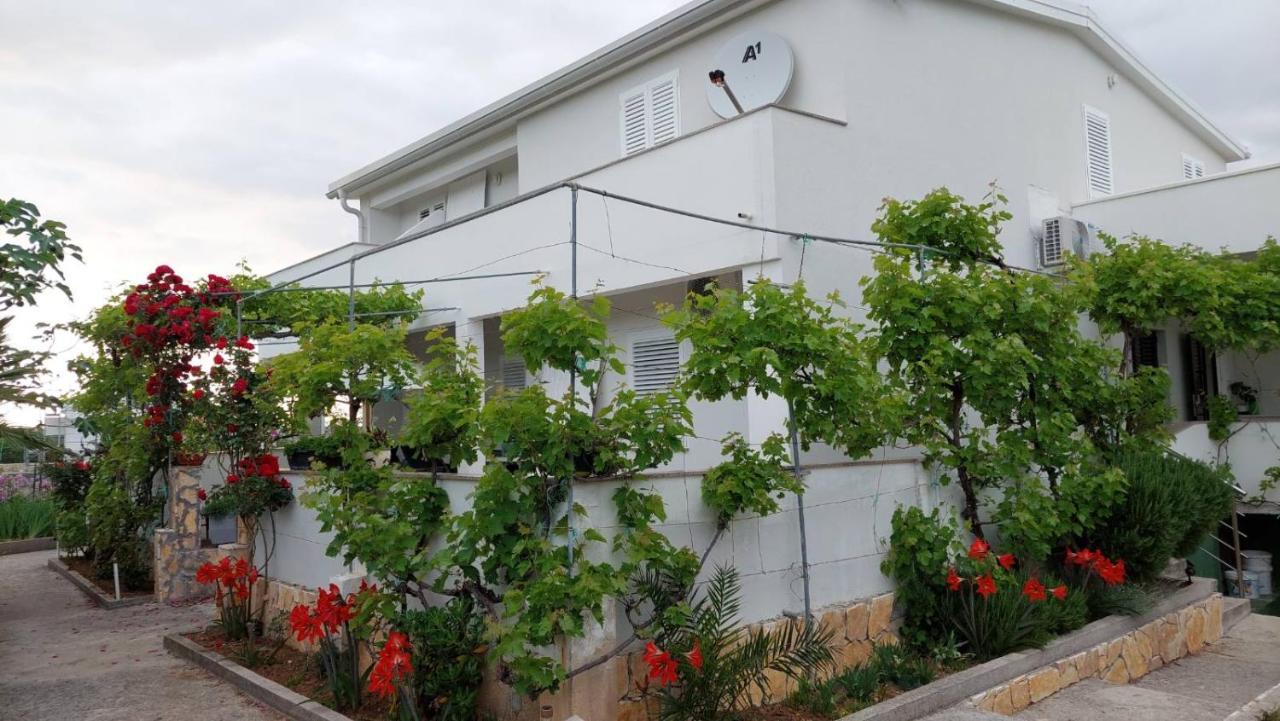 Oaza Appartement Ražanac Buitenkant foto