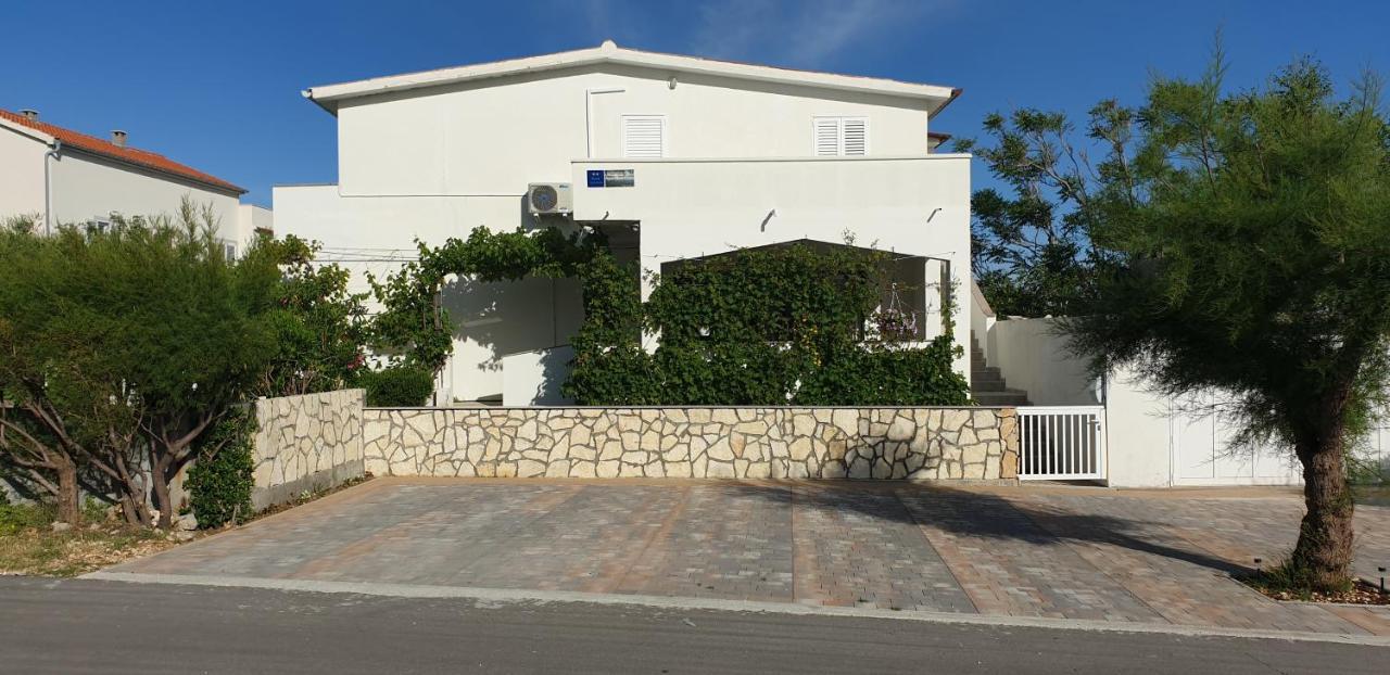 Oaza Appartement Ražanac Buitenkant foto